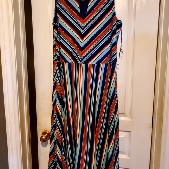Plus size stripped dress - Picture 1 of 2